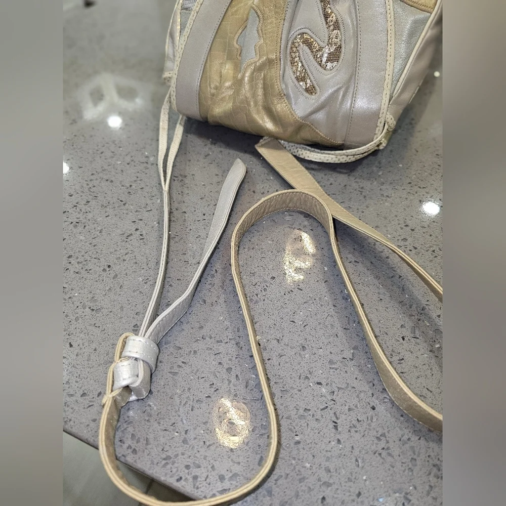SHARIF VINTAGE CROSSBODY BAG.